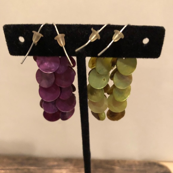💕 2/$12 Shell Earrings in Green and Purple - Picture 2 of 4